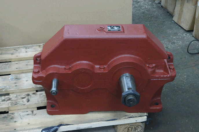 Редуктор Ц2У-200